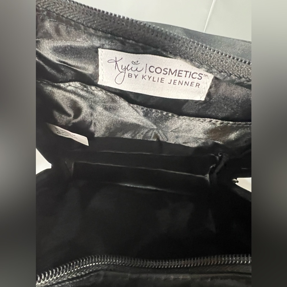 Kylie Cosmetics Limited Edition 21st Birthday Black Cosmetic Bag - Picture 10 of 11